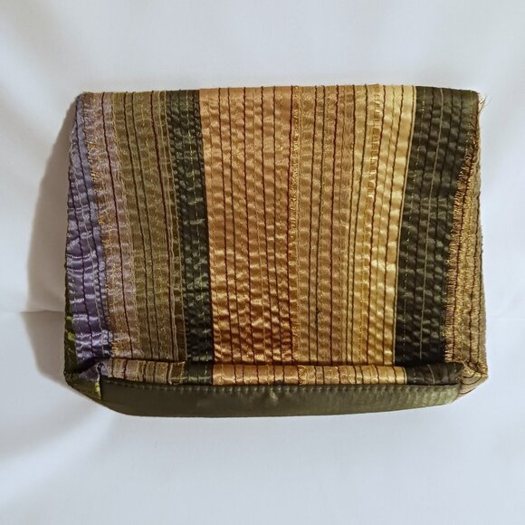 Bath & Body Works Green Fabric Bag W/Matching Cosmetic Bag - Picture 9 of 10